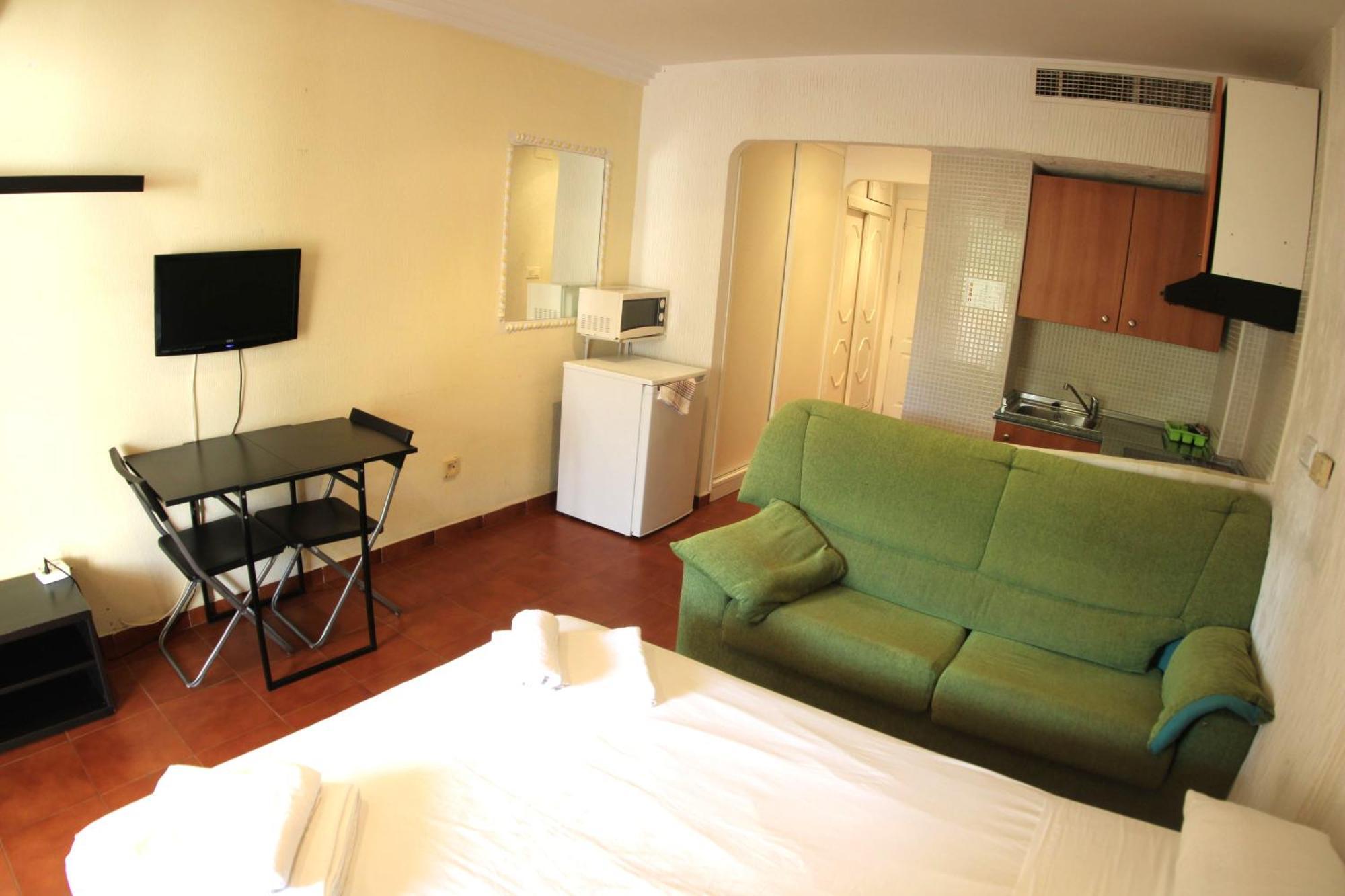 Apartamentos Marina Internacional Торевьиа Экстерьер фото