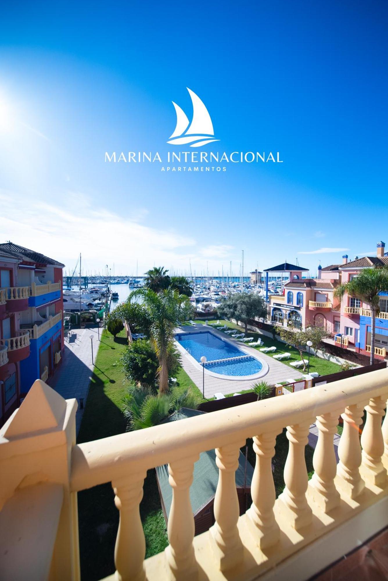 Apartamentos Marina Internacional Торевьиа Экстерьер фото